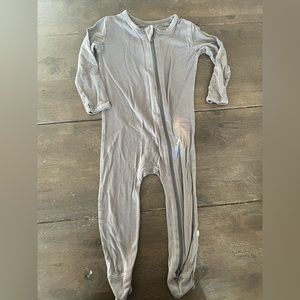 Kyte Baby Charcoal 2T zippered romper